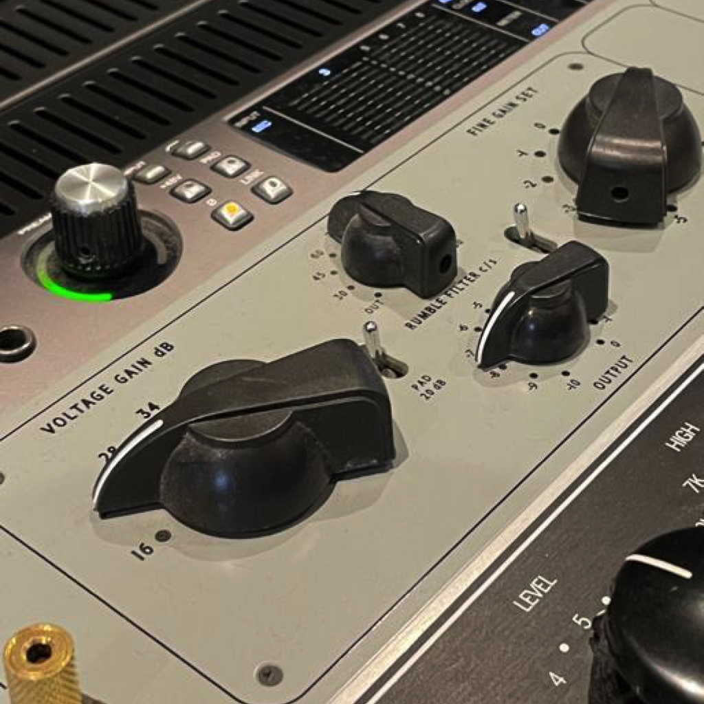 Analogue Outboard Rack