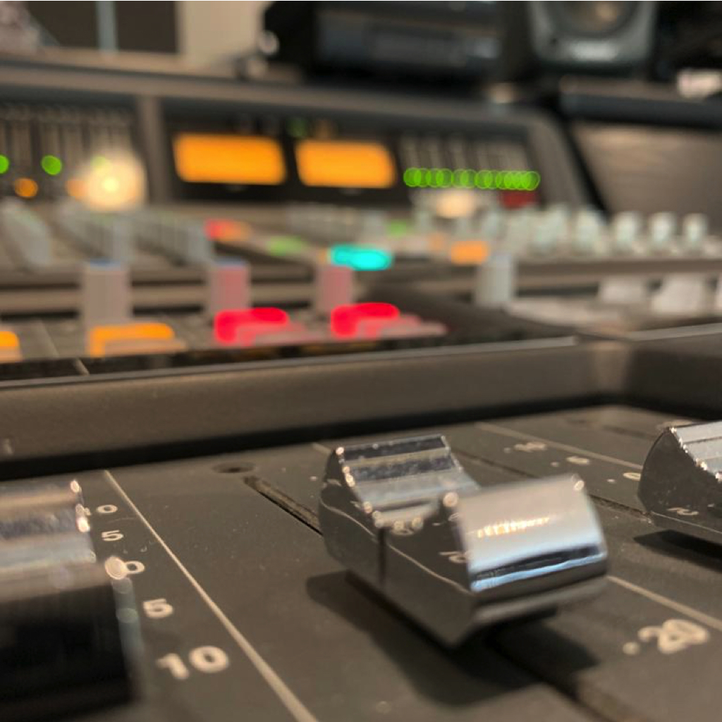 SSL Matrix 2 Console